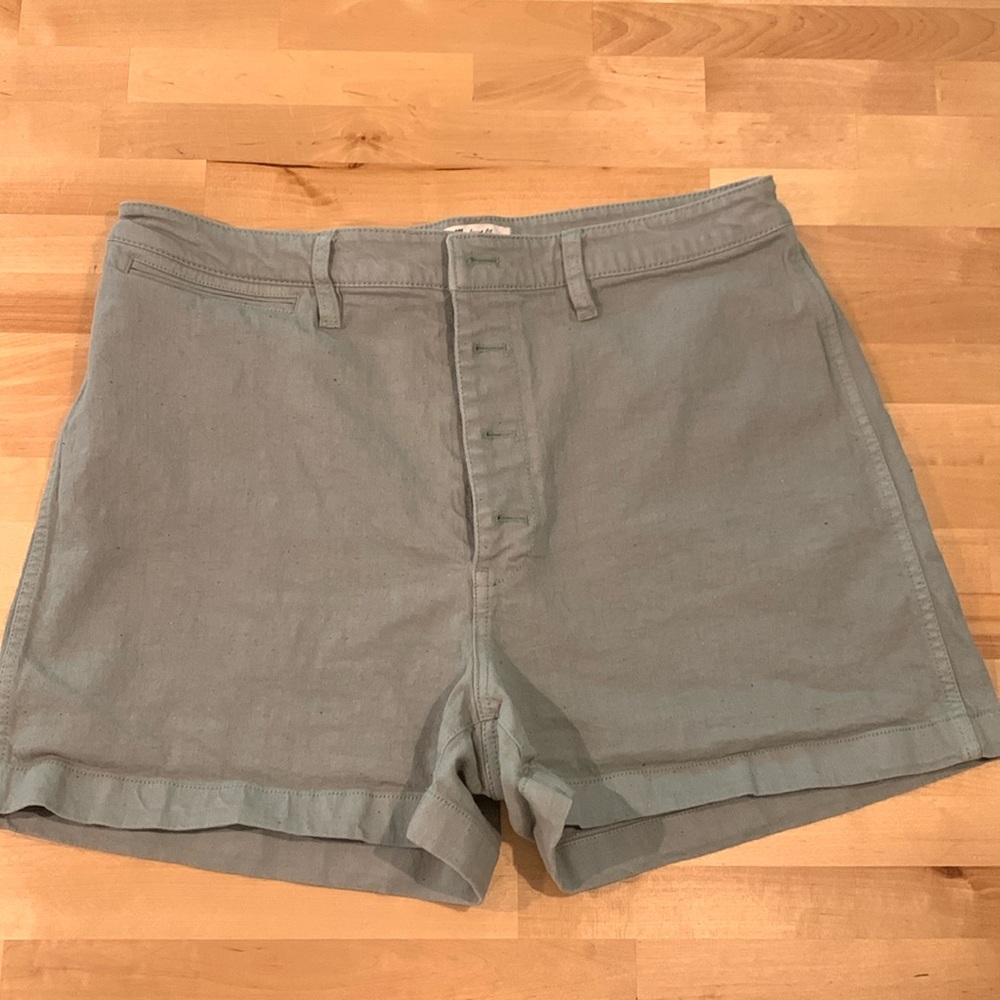 Madewell button front shorts 32
